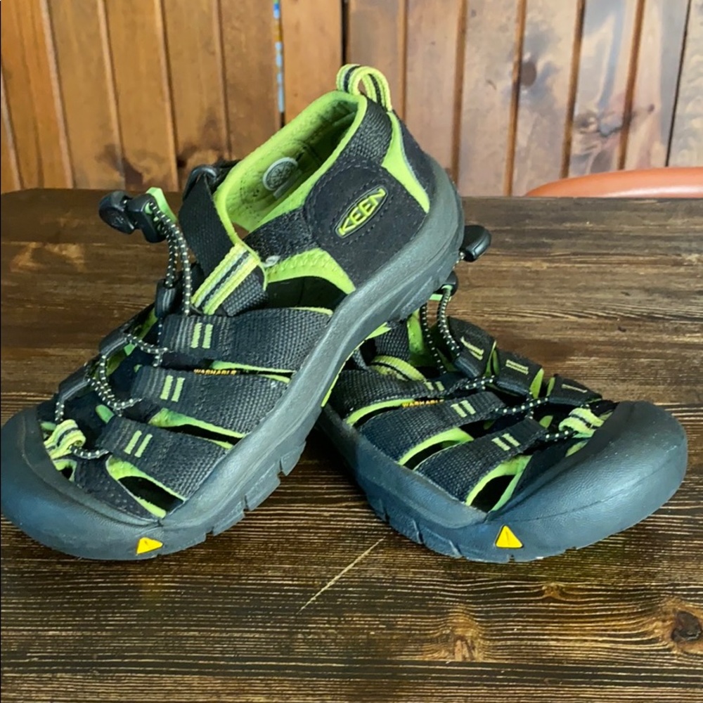 Keen sandals - boys 13